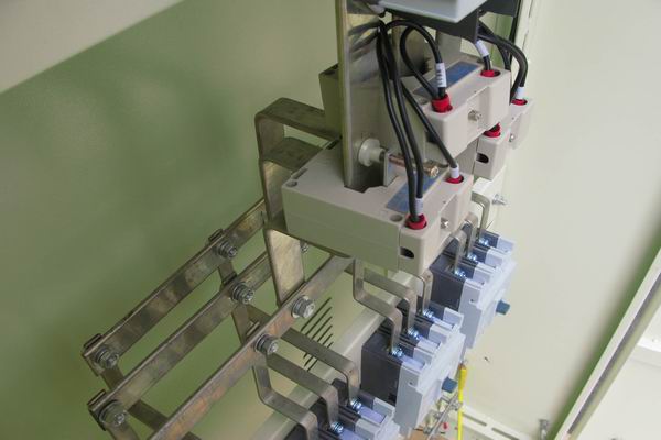 龙川配电柜-应急照明配电柜使用对工作人员的具